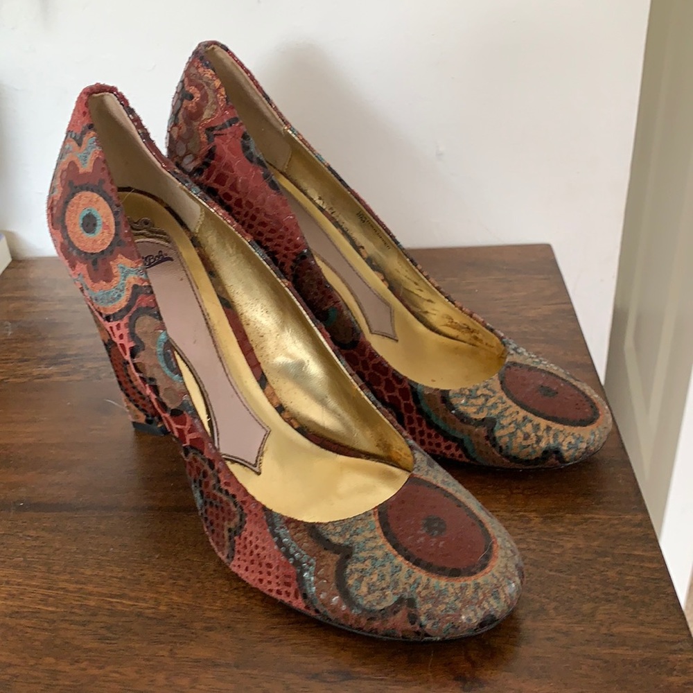 Hale bob snakeskin floral pumps 8 used